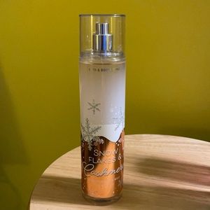 Bath & body works snowflakes & cashmere mist